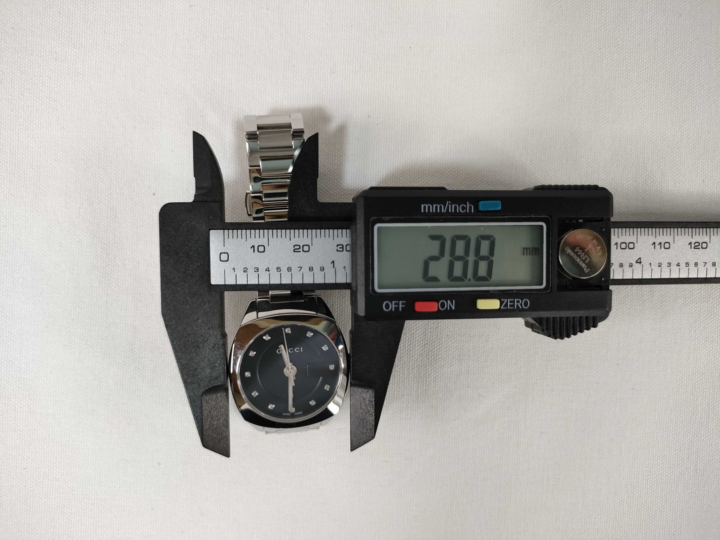 GUCCI 142.5 Women's Quartz Watch