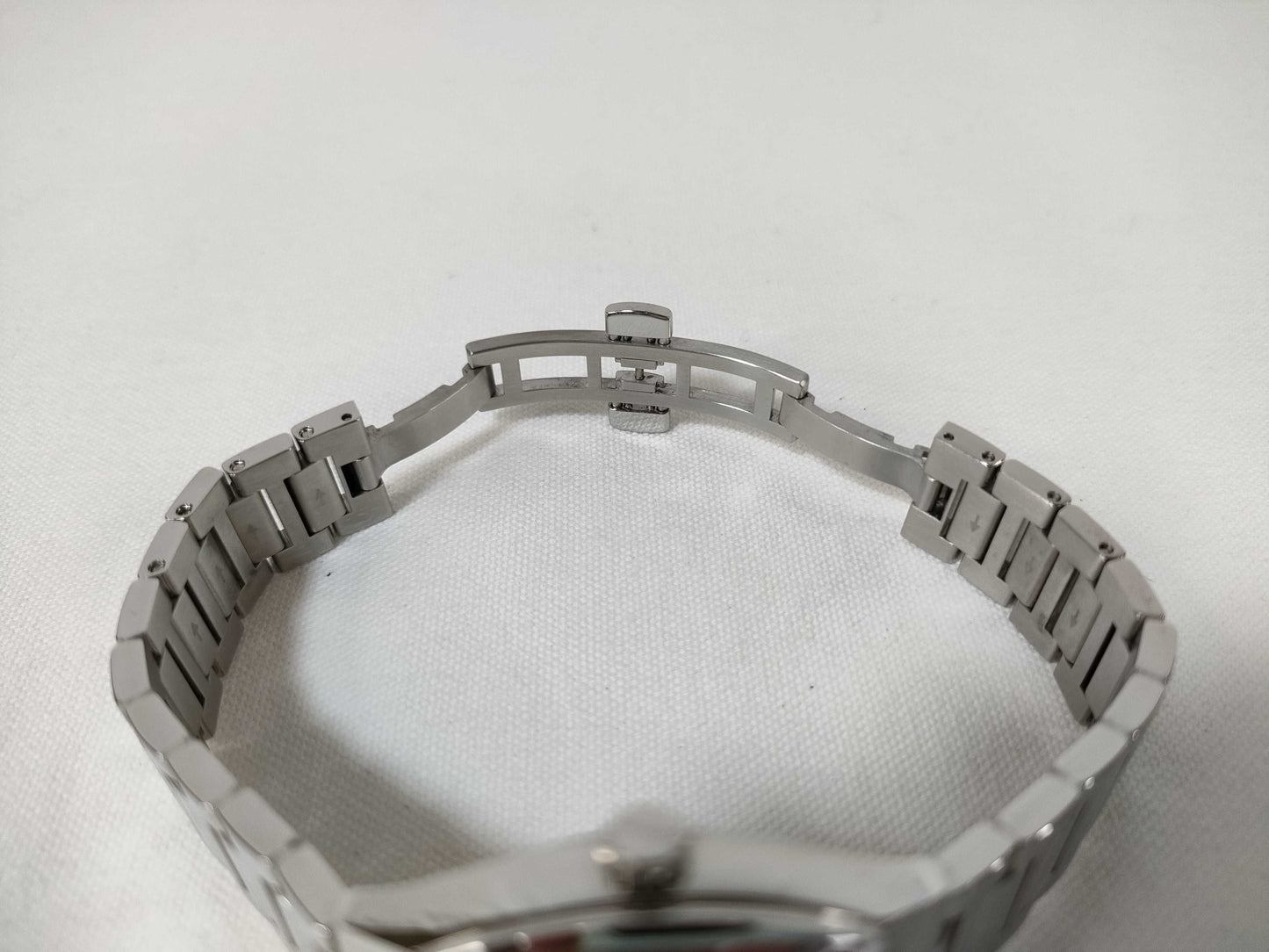 GUCCI 142.5 Women's Quartz Watch