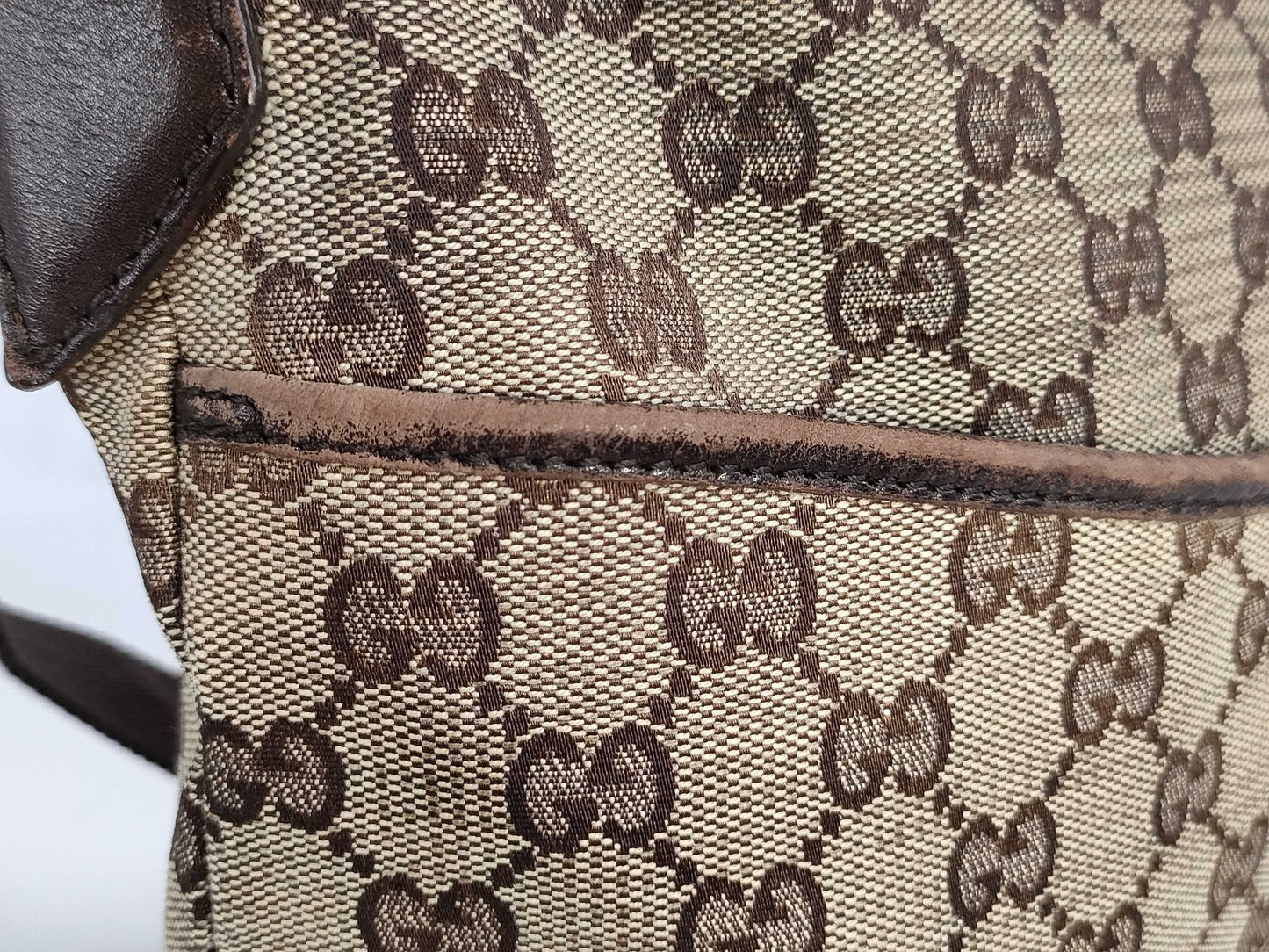 GUCCI GG Canvas Shoulder Bag