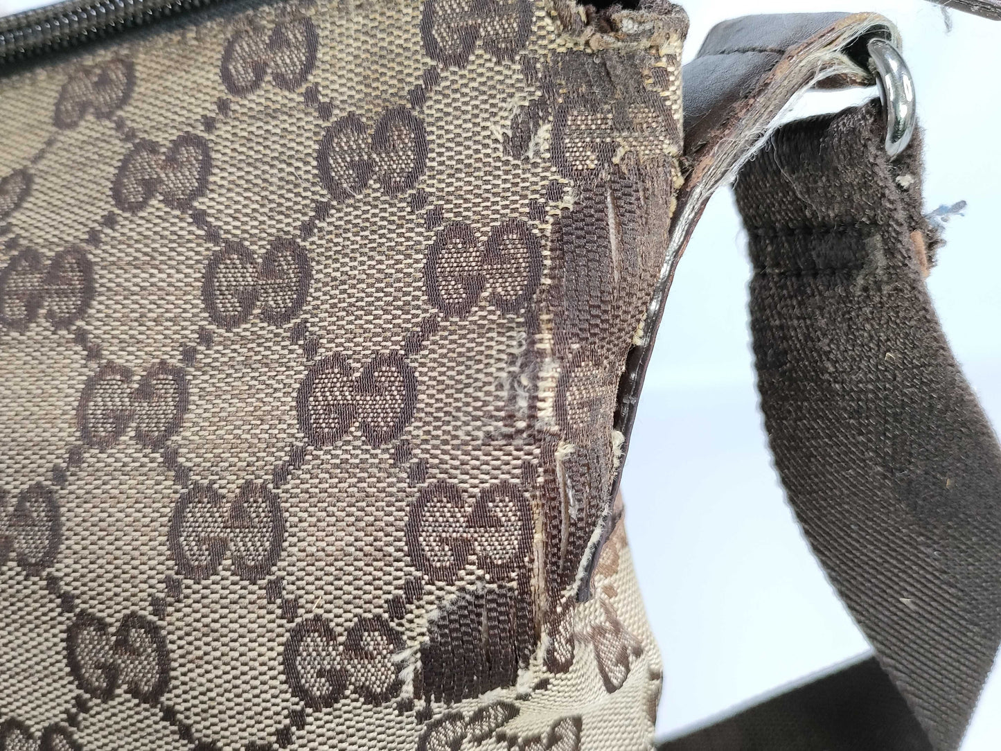 GUCCI GG Canvas Shoulder Bag