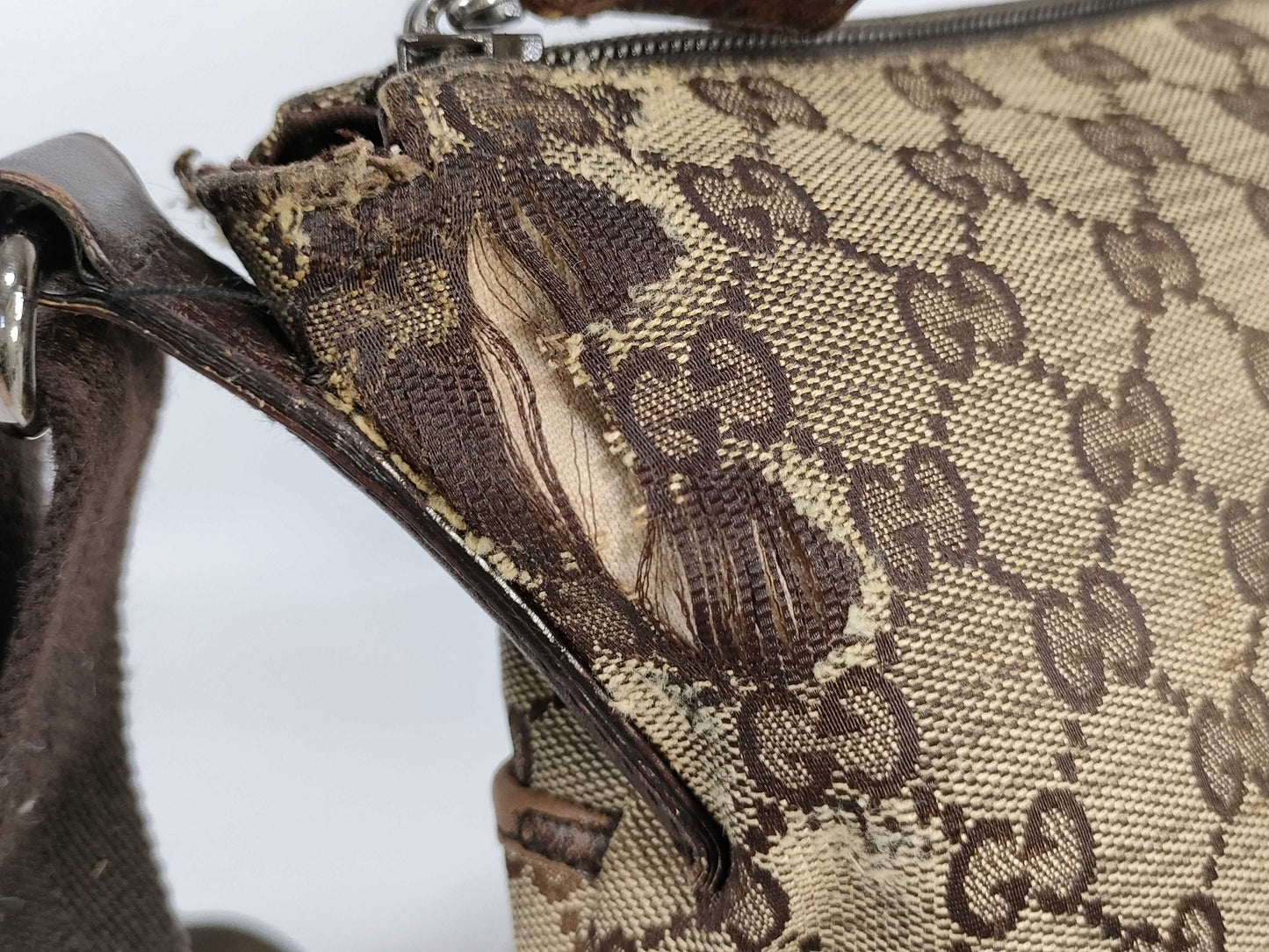 GUCCI GG Canvas Shoulder Bag