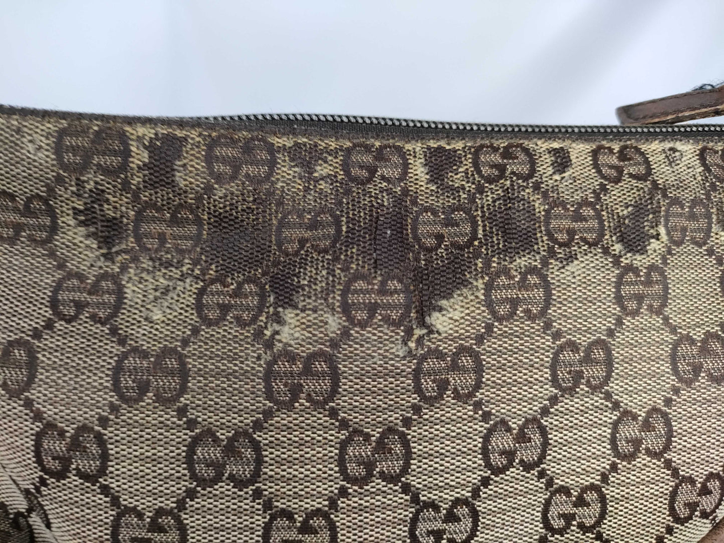 GUCCI GG Canvas Shoulder Bag