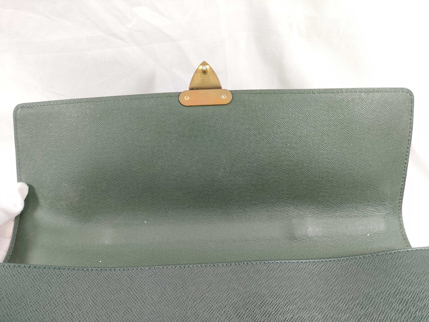 LOUIS VUITTON M30074 Taiga Serviette Clado Business Bag