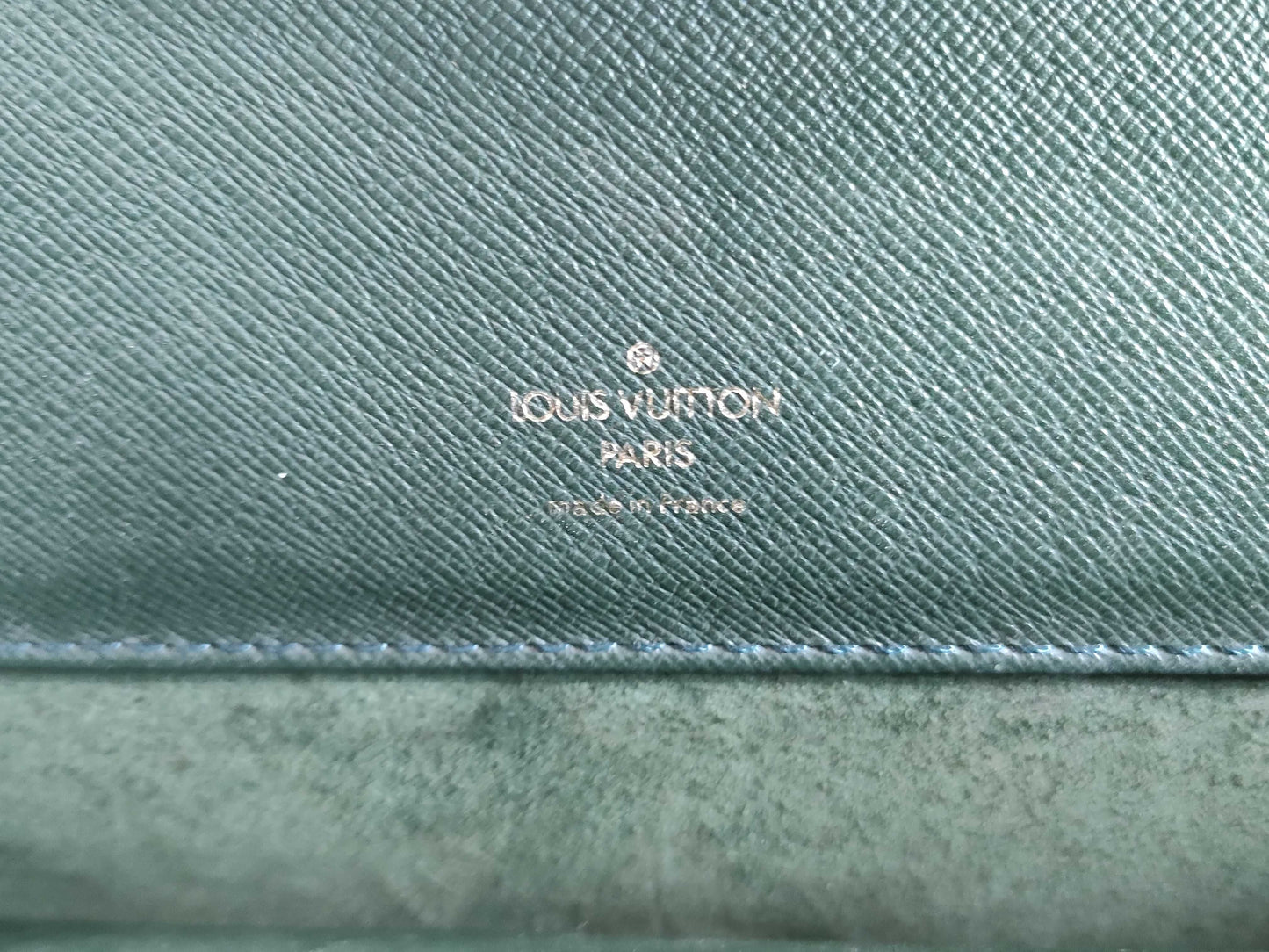 LOUIS VUITTON M30074 Taiga Serviette Clado Business Bag