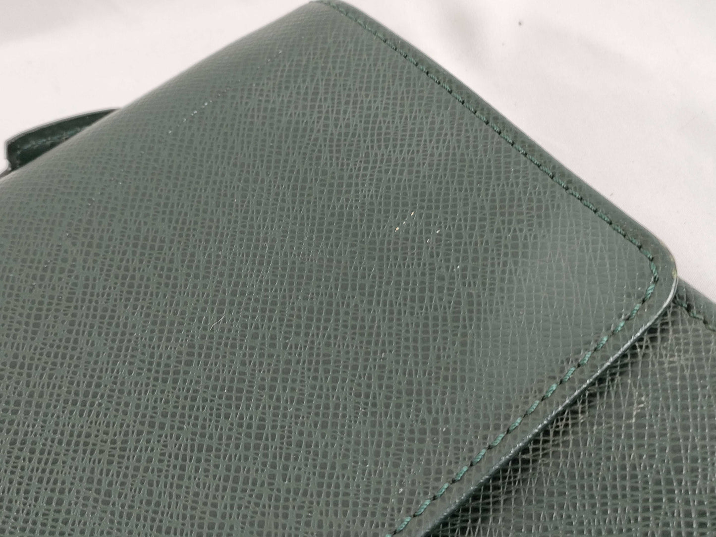 LOUIS VUITTON M30074 Taiga Serviette Clado Business Bag