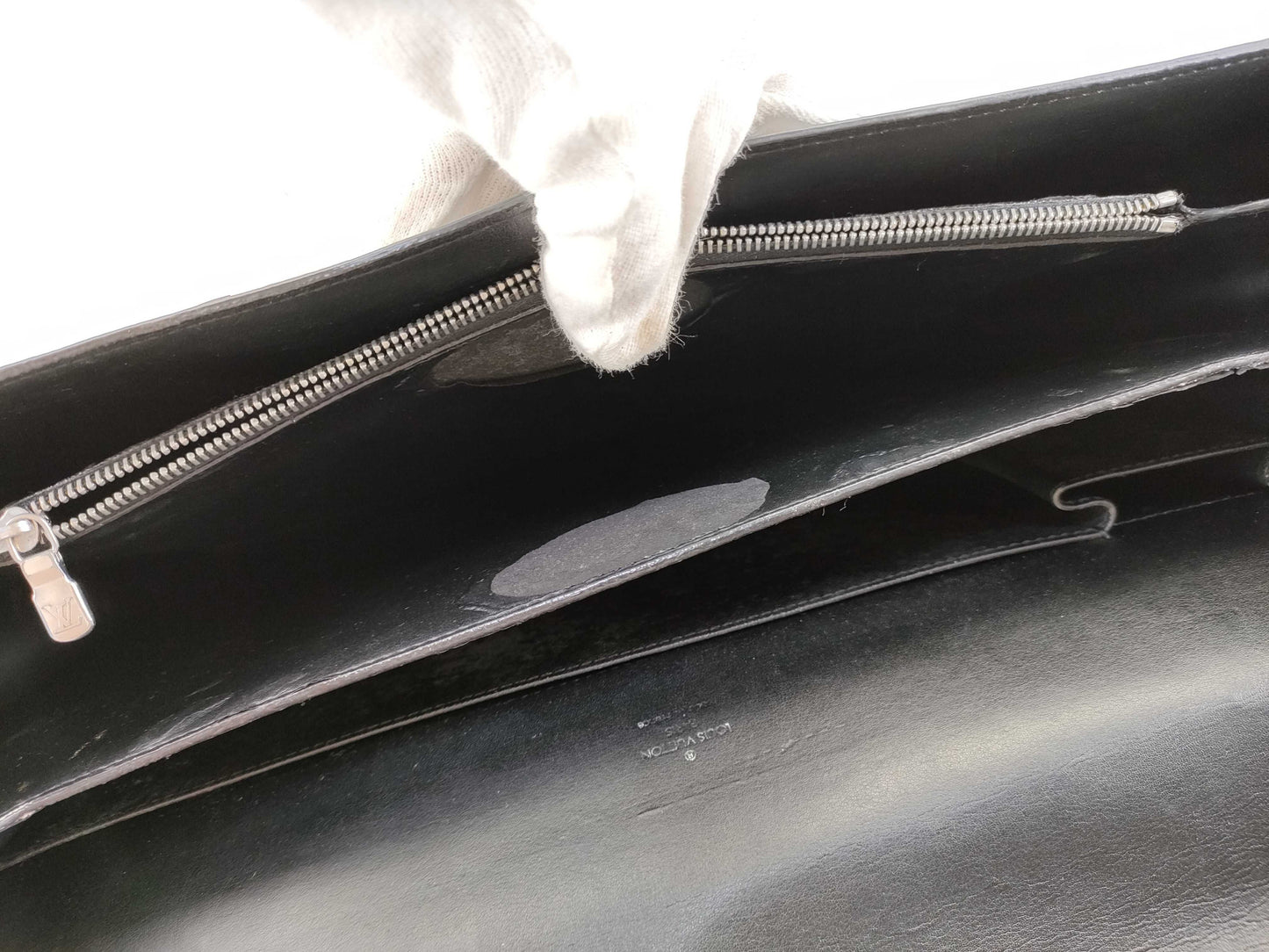 LOUIS VUITTON M30804 Taiga Serviette Tobol Business Bag