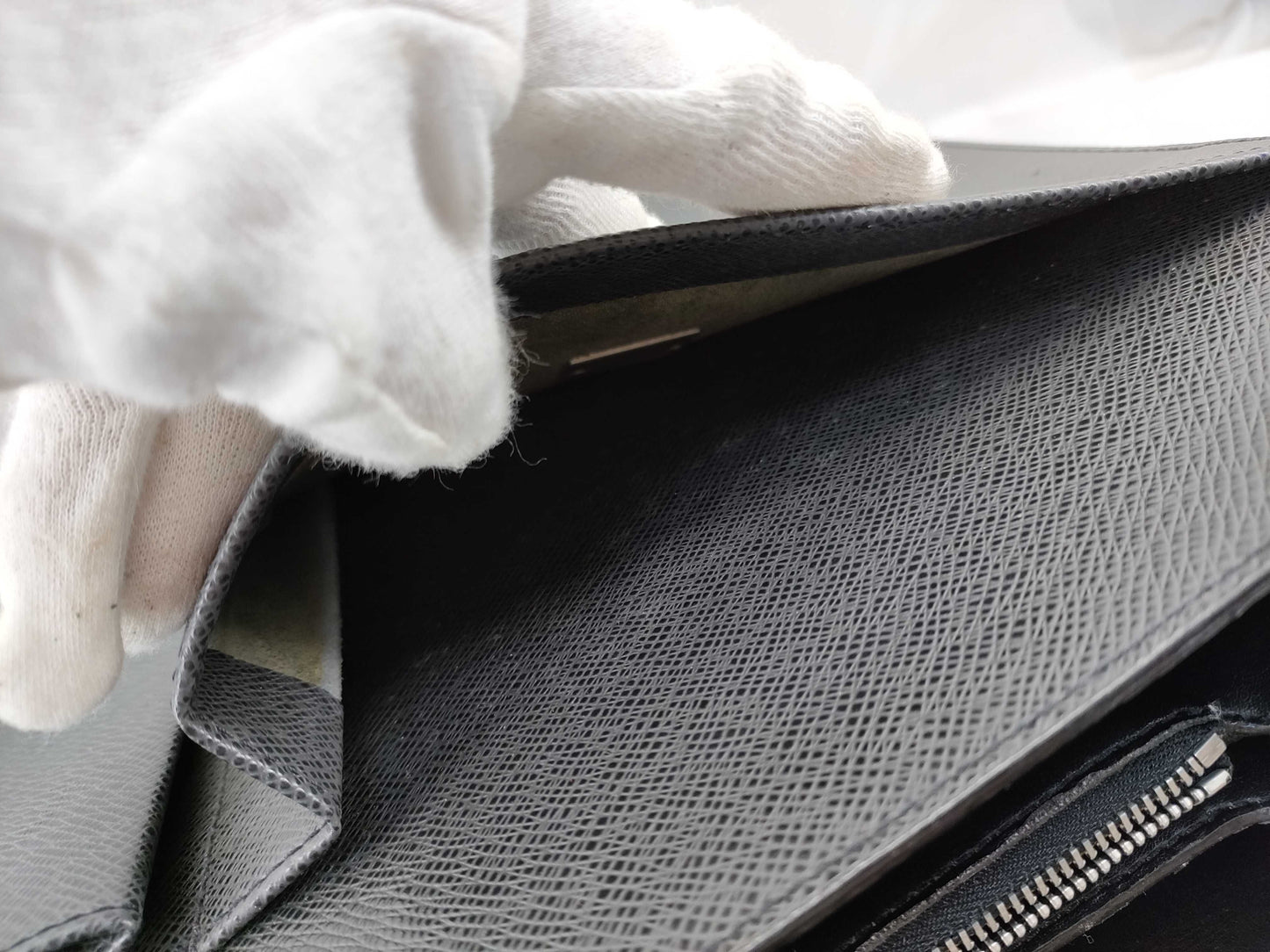 LOUIS VUITTON M30804 Taiga Serviette Tobol Business Bag