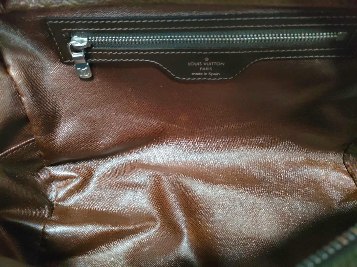 LOUIS VUITTON M30758 Taiga Parana Second Bag
