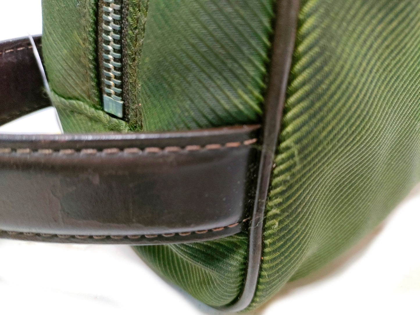 LOUIS VUITTON M30758 Taiga Parana Second Bag