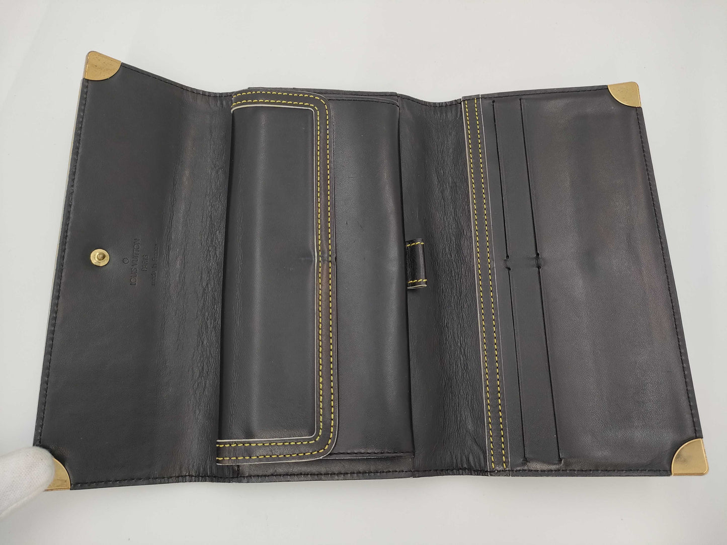 LOUIS VUITTON Suhali Porte Tresor International Wallet