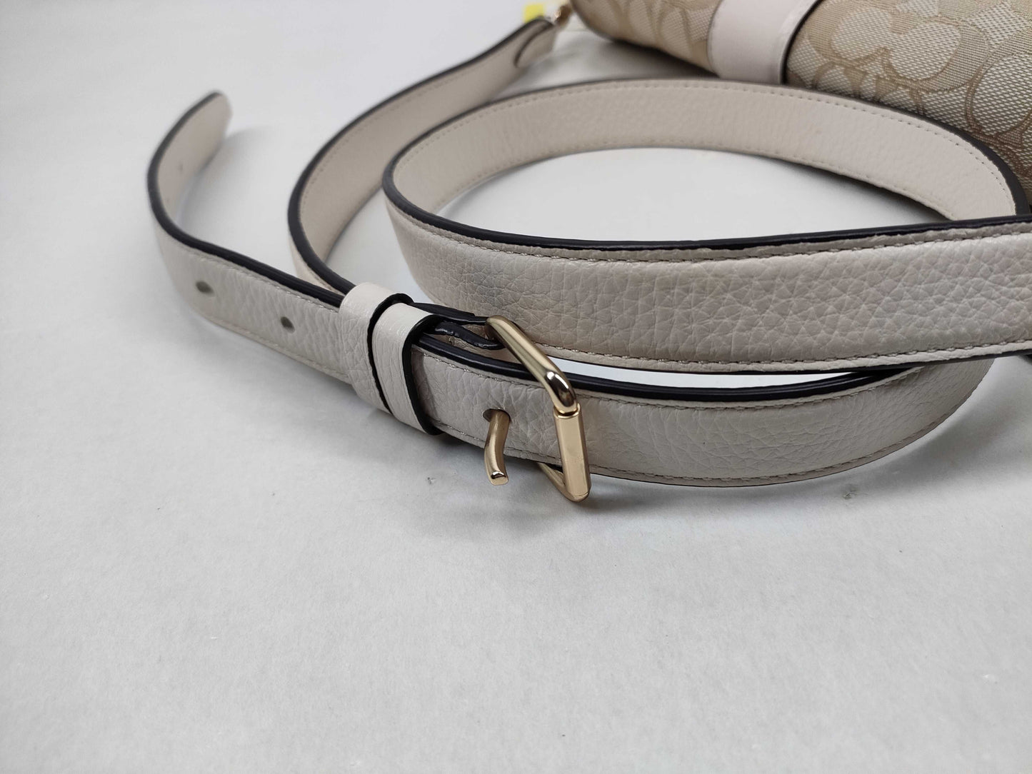 COACH Signature Leather Shoulder Bag C8307