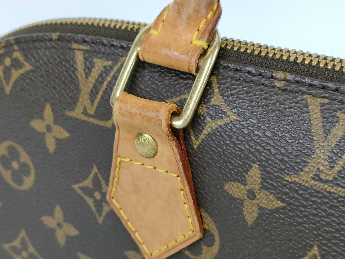 LOUIS VUITTON M40878 Monogram Alma MM Handbag