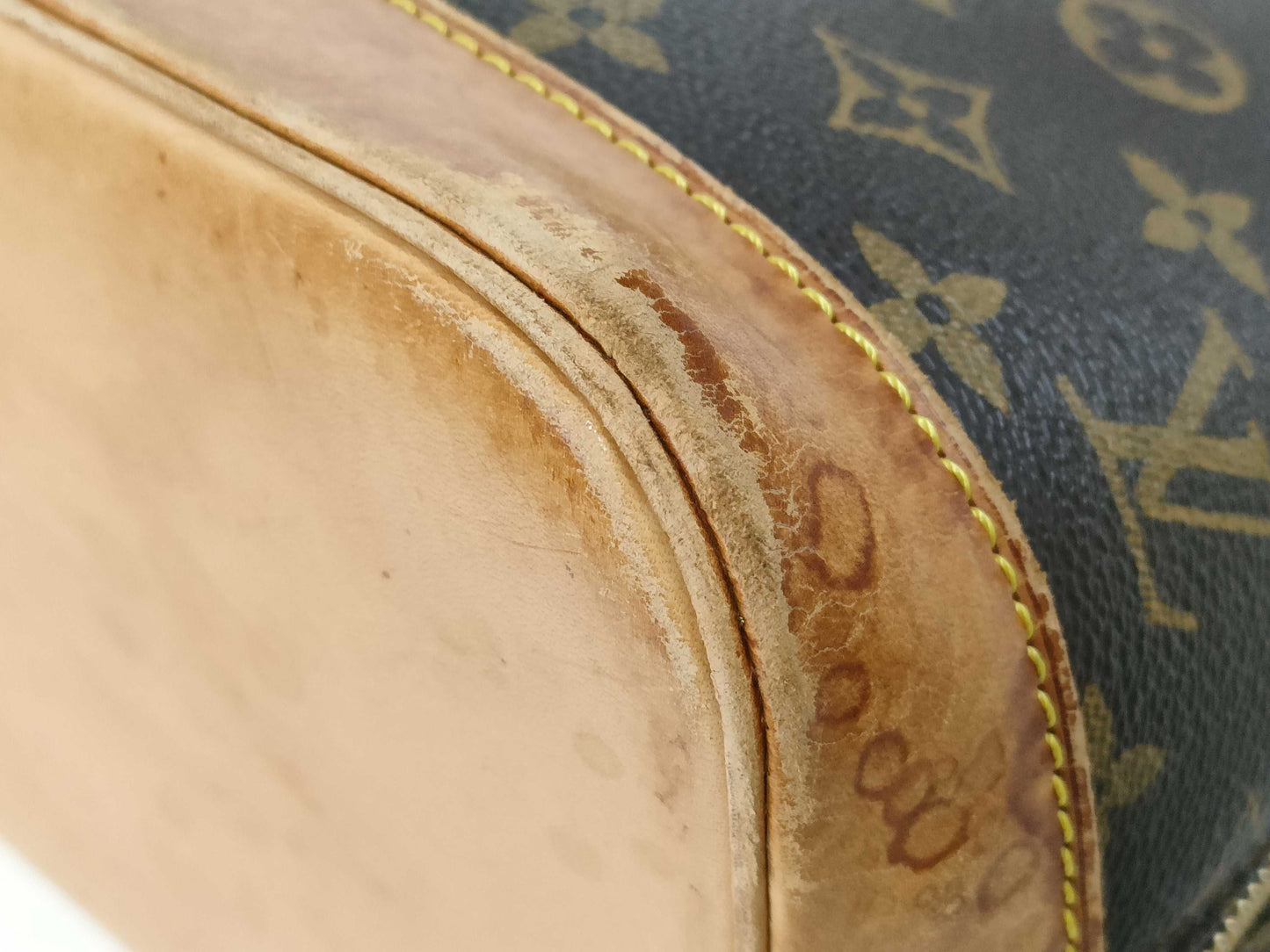 LOUIS VUITTON M40878 Monogram Alma MM Handbag