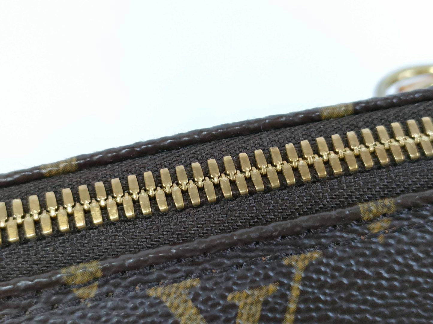 LOUIS VUITTON M40878 Monogram Alma MM Handbag