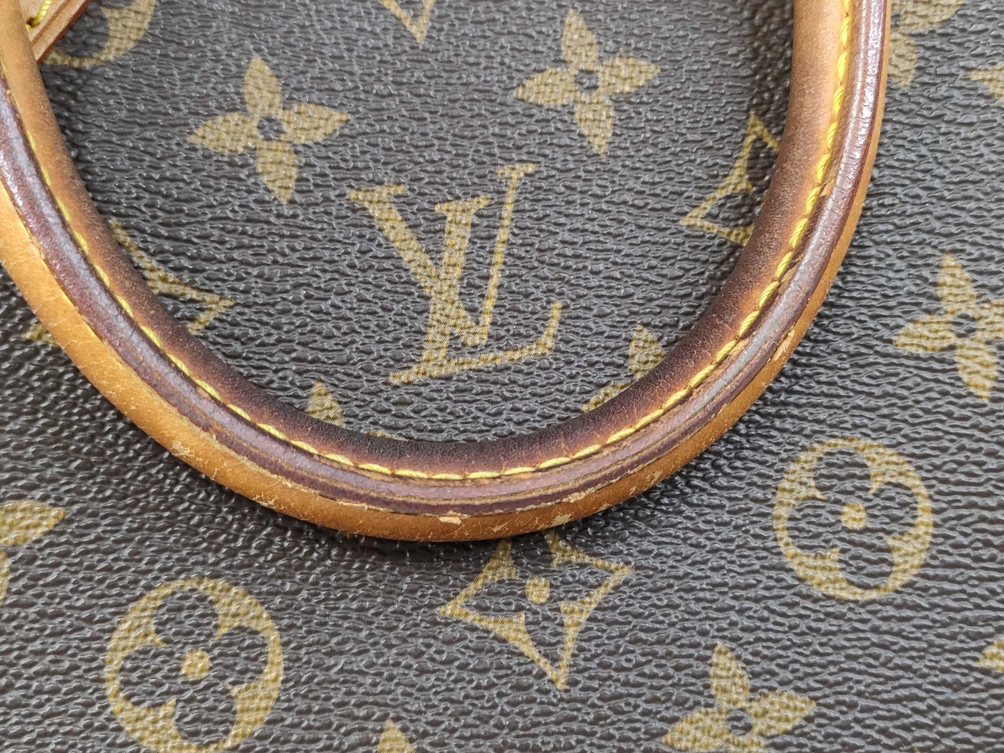 LOUIS VUITTON M40878 Monogram Alma MM Handbag