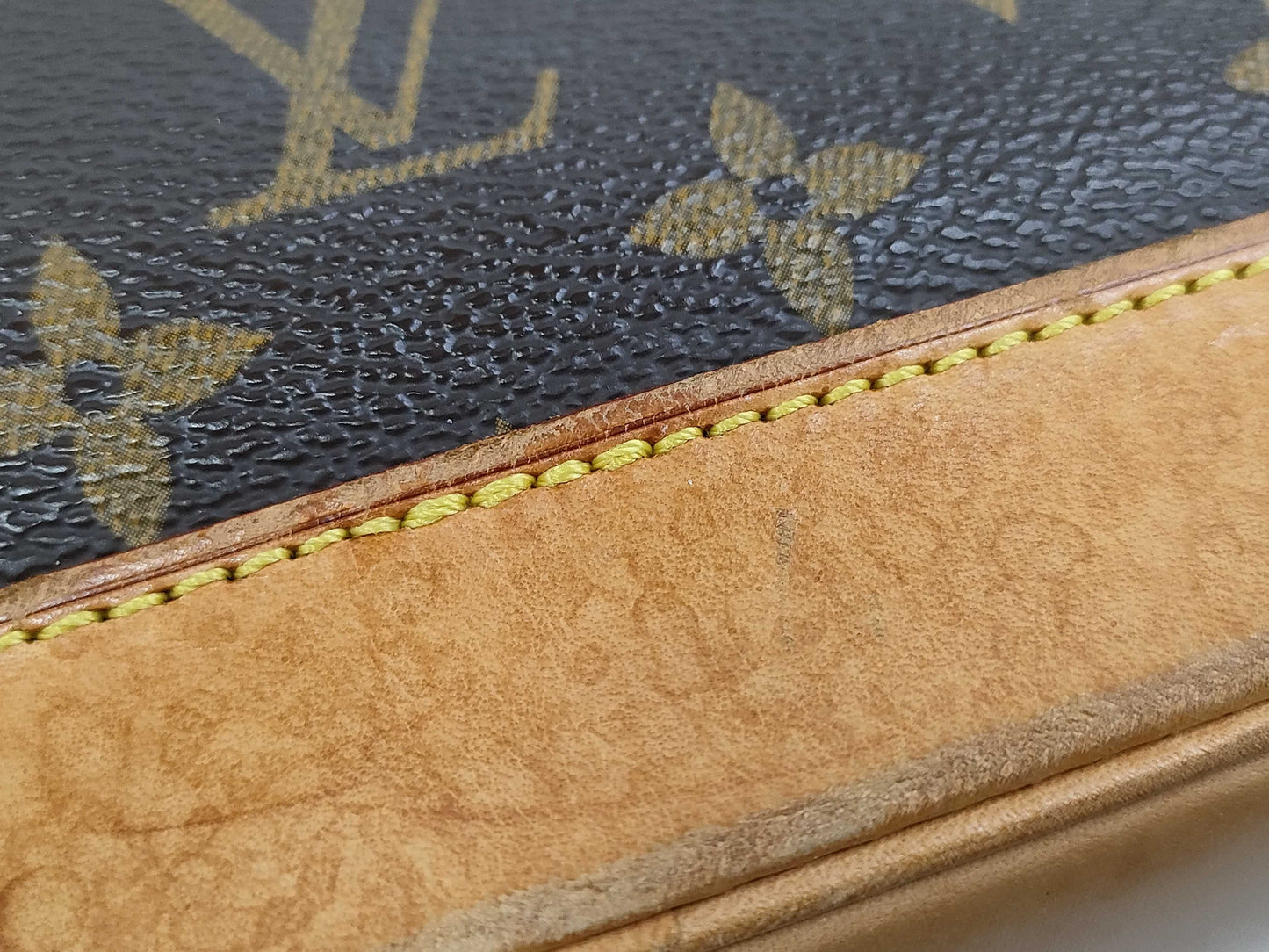 LOUIS VUITTON M40878 Monogram Alma MM Handbag