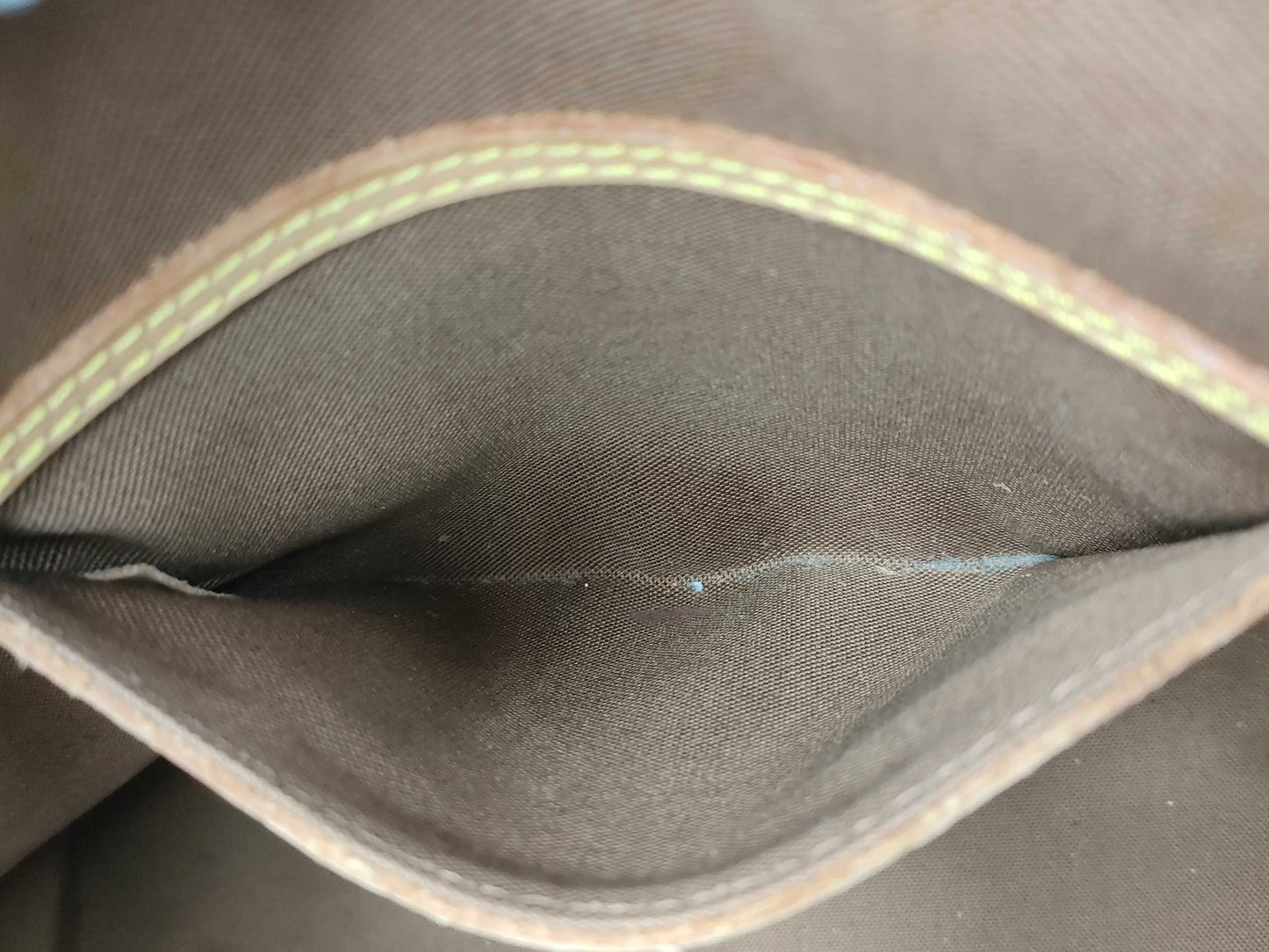 LOUIS VUITTON M40878 Monogram Alma MM Handbag
