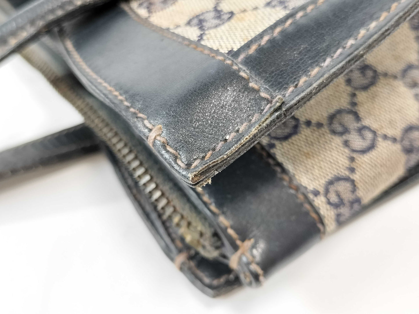 GUCCI GG Canvas Handbag