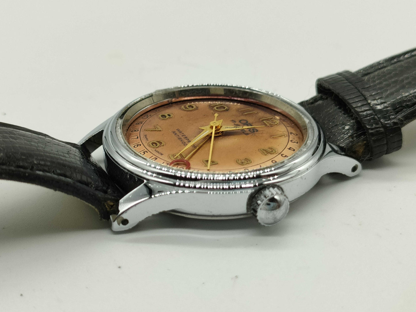 Oris 302-7285B Boys' Watch with Broken Crystal