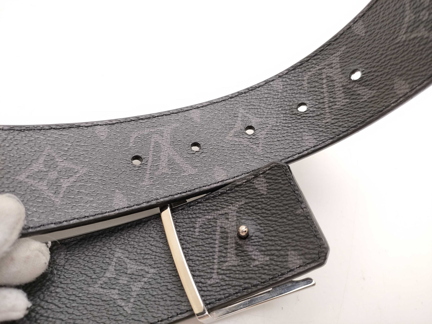 LOUIS VUITTON Taiga Reversible Belt with LV Initials and Monogram