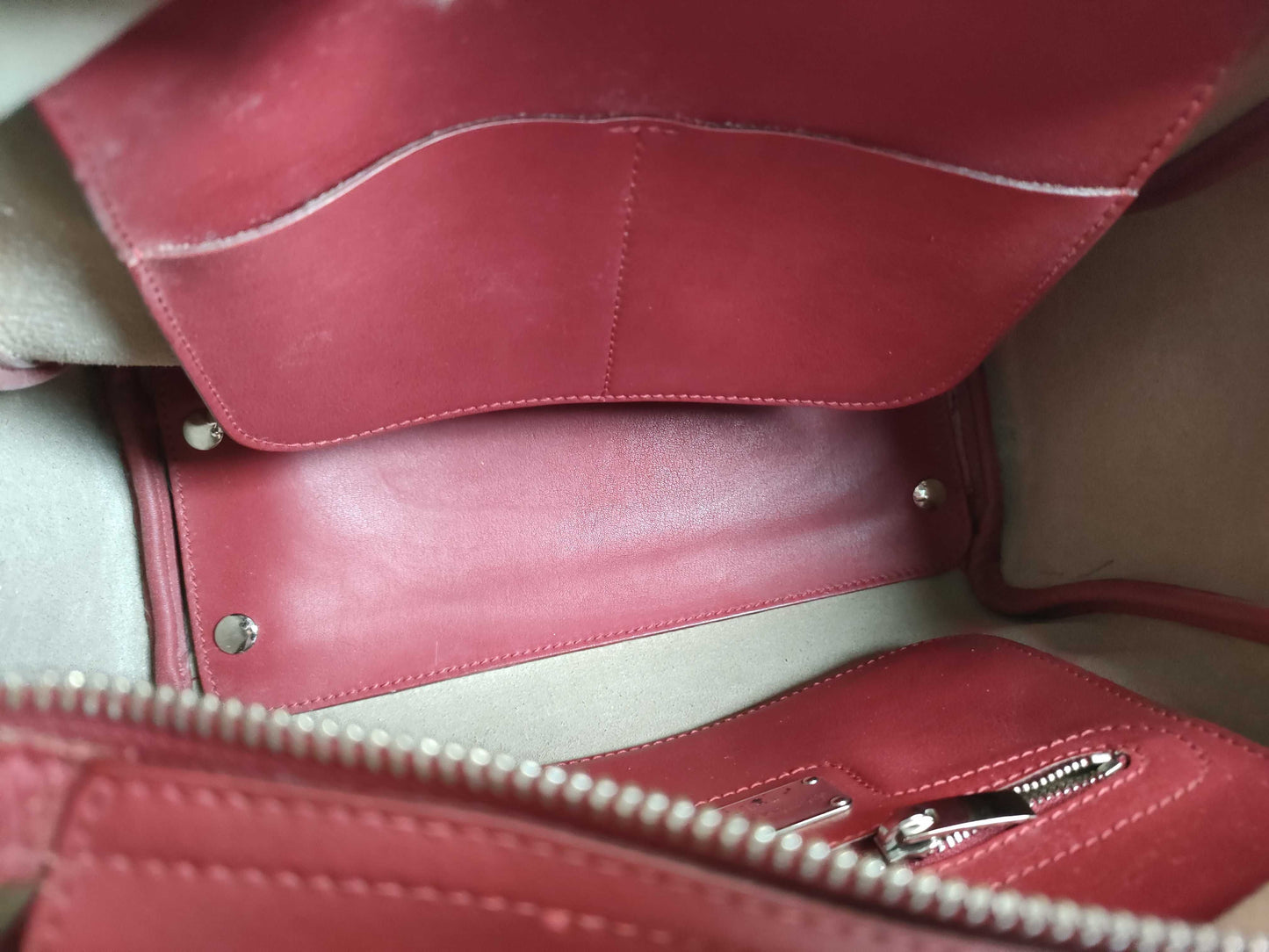 Salvatore Ferragamo Gancini Nolita GG-21E621 / Red Handbag