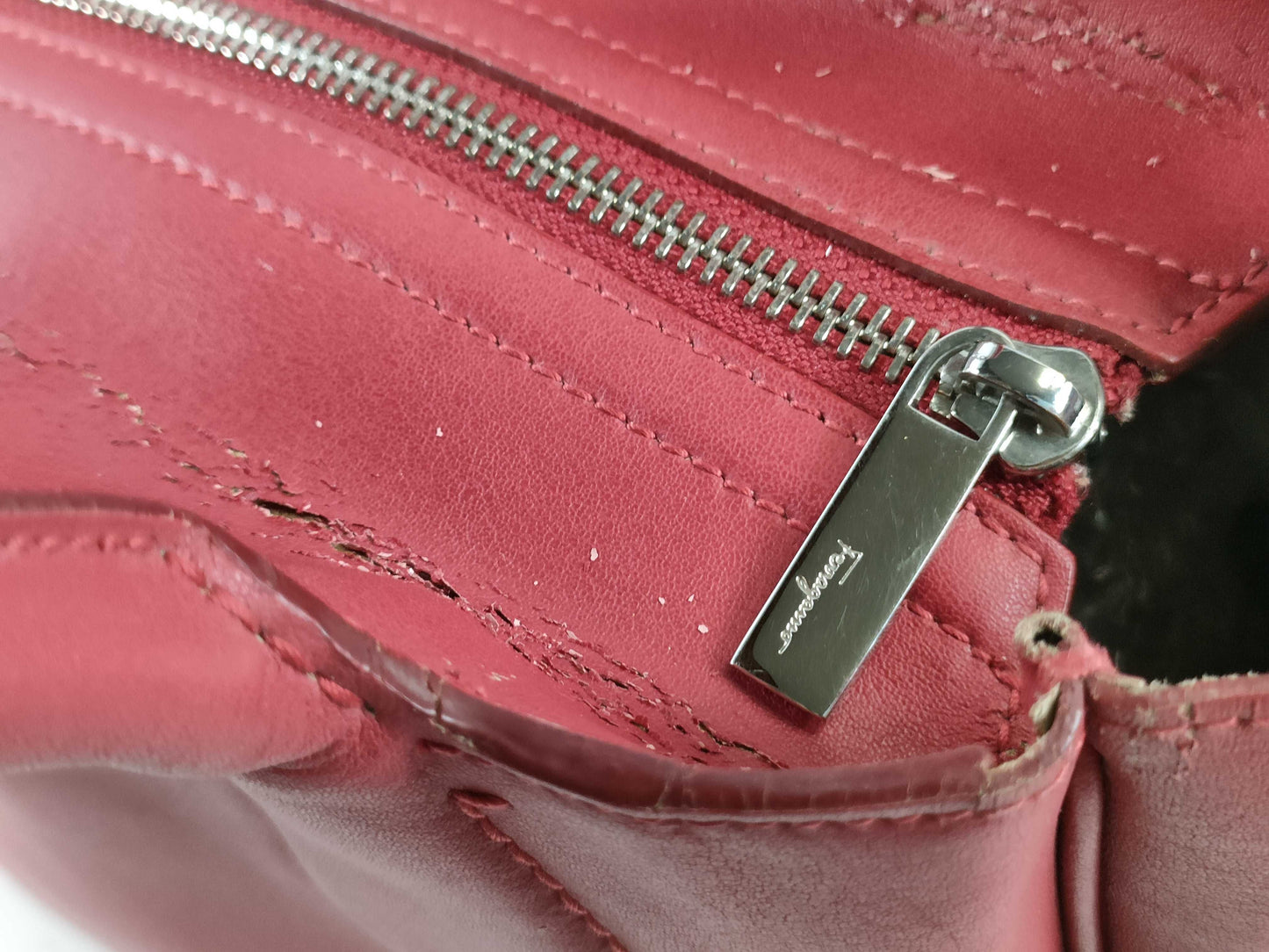 Salvatore Ferragamo Gancini Nolita GG-21E621 / Red Handbag