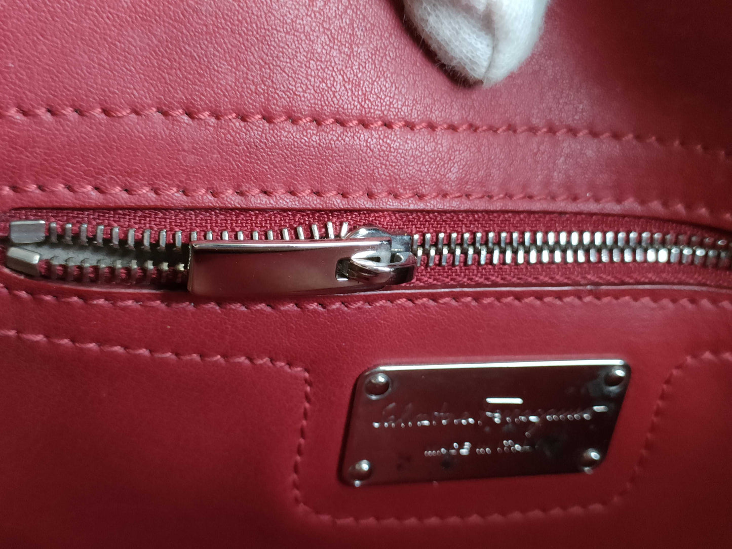 Salvatore Ferragamo Gancini Nolita GG-21E621 / Red Handbag
