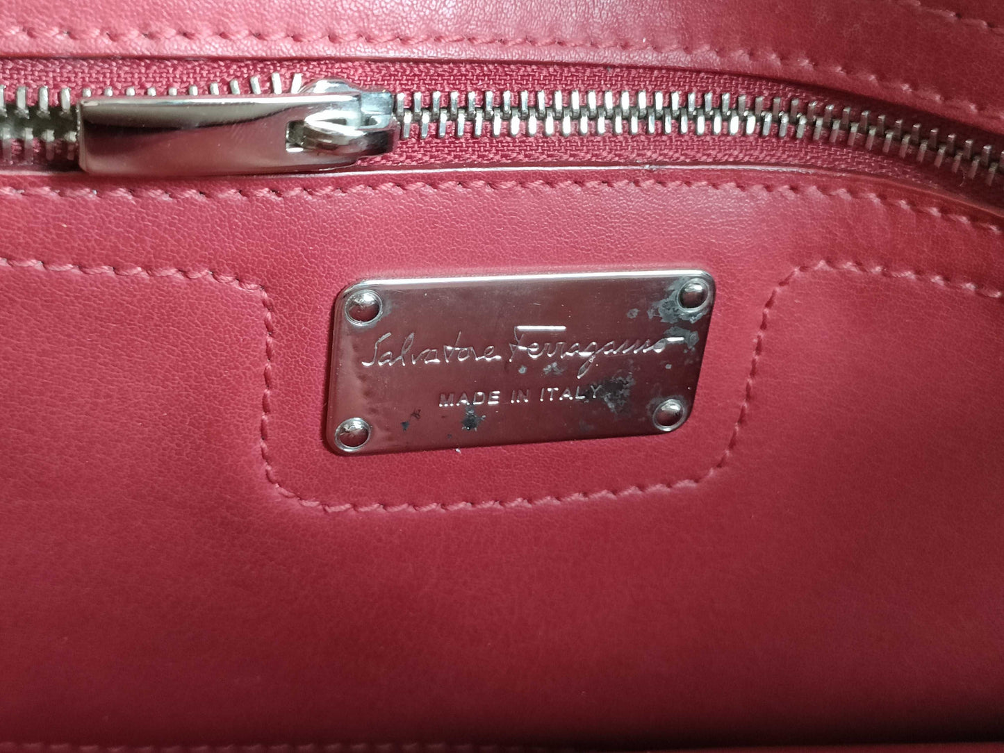 Salvatore Ferragamo Gancini Nolita GG-21E621 / Red Handbag