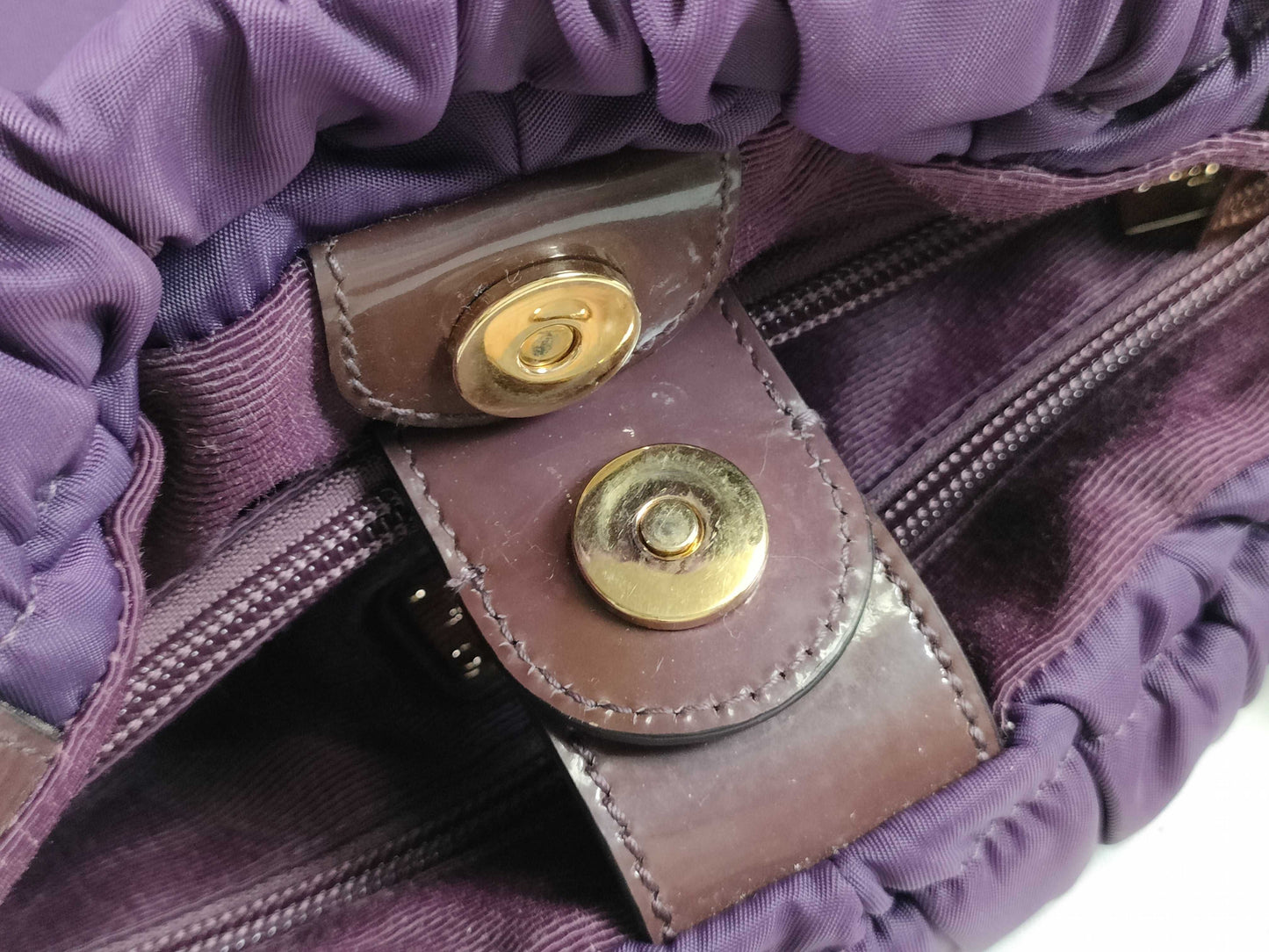 Salvatore Ferragamo Vara AU-21 Handbag/Purple
