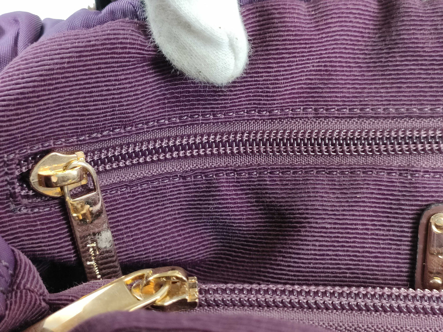 Salvatore Ferragamo Vara AU-21 Handbag/Purple