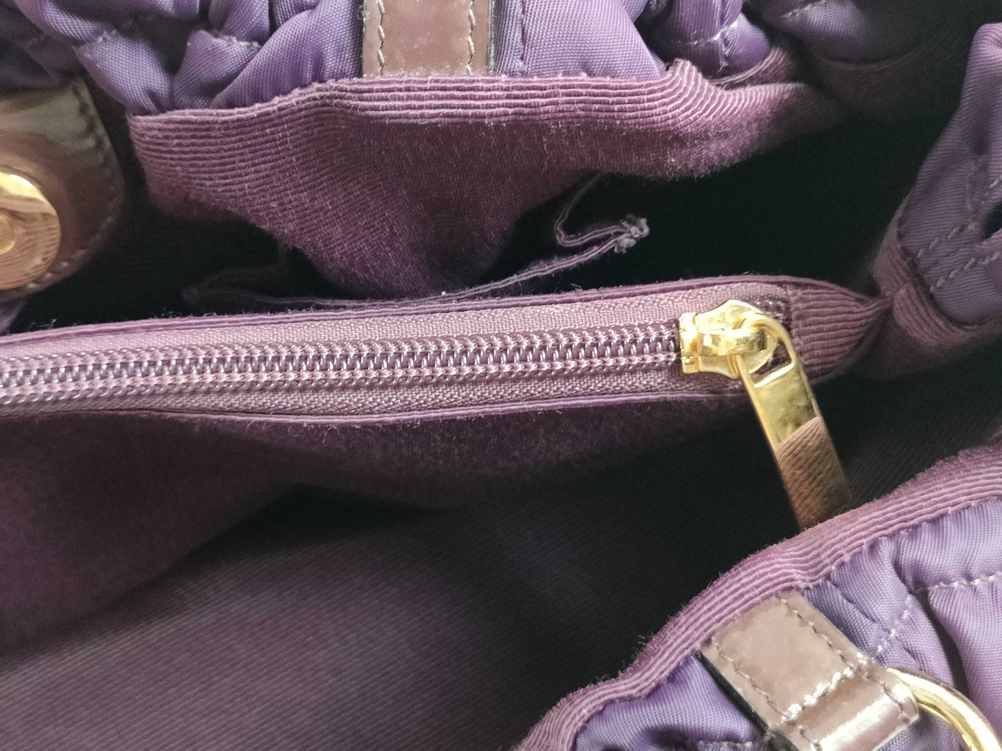 Salvatore Ferragamo Vara AU-21 Handbag/Purple