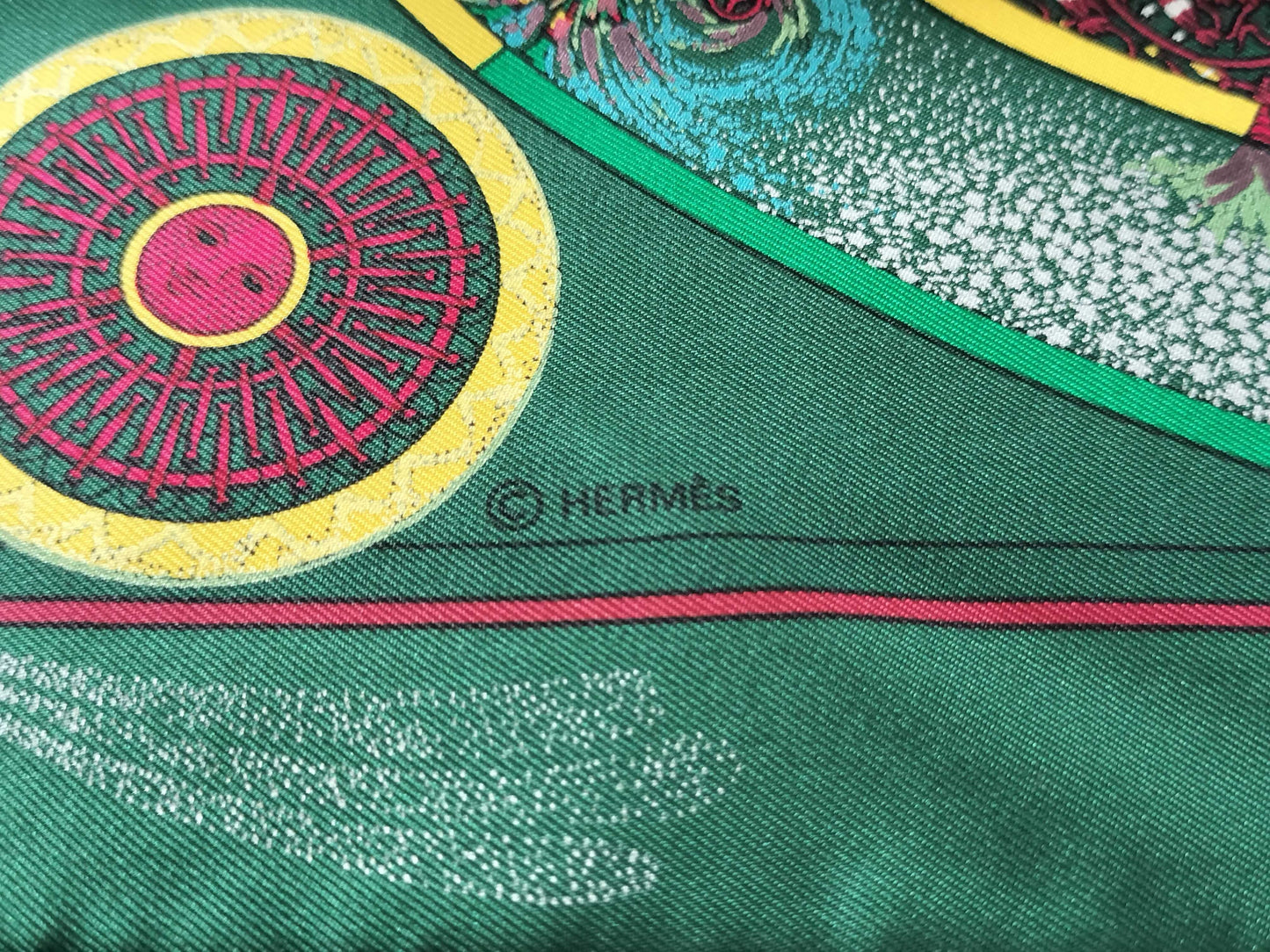 HERMES Carré Skillful Fire 40 Scarf