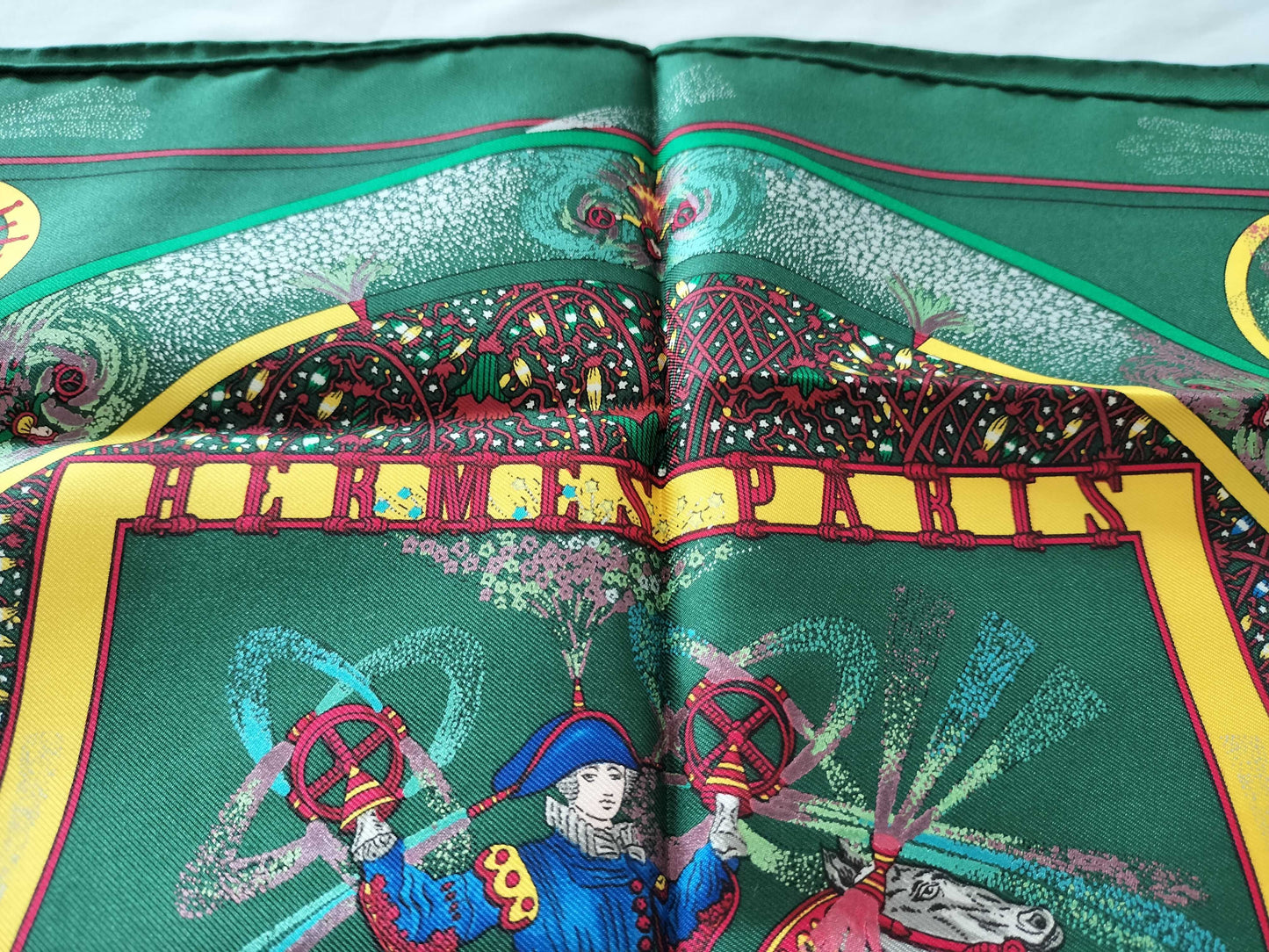 HERMES Carré Skillful Fire 40 Scarf