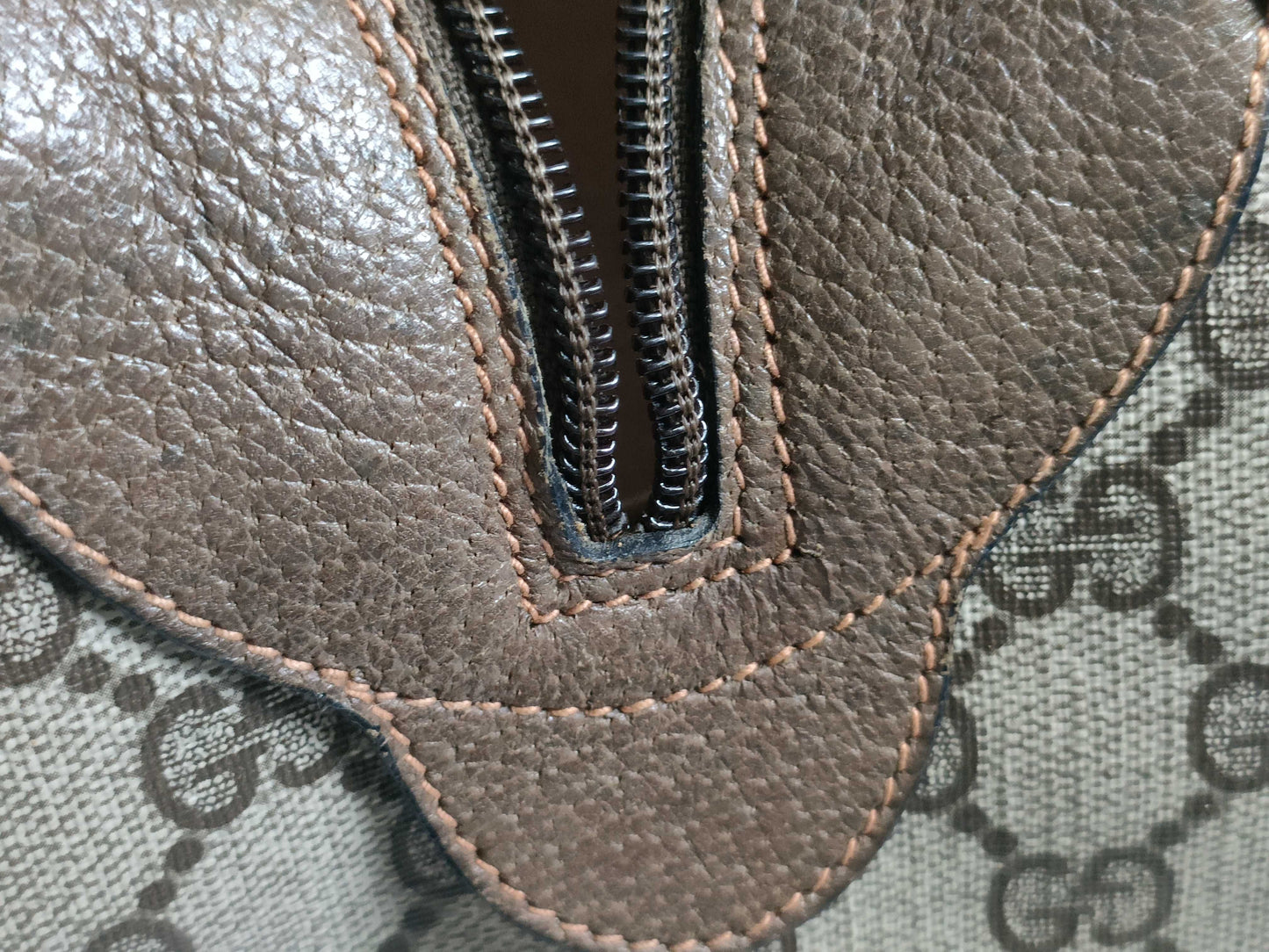 GUCCI GG Supreme PVC Old One-Shoulder Handbag