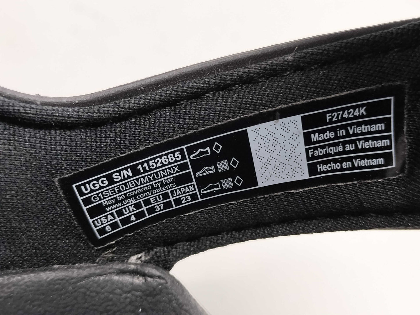 UGG GOLDENGLOW 1152685 Black Sandals