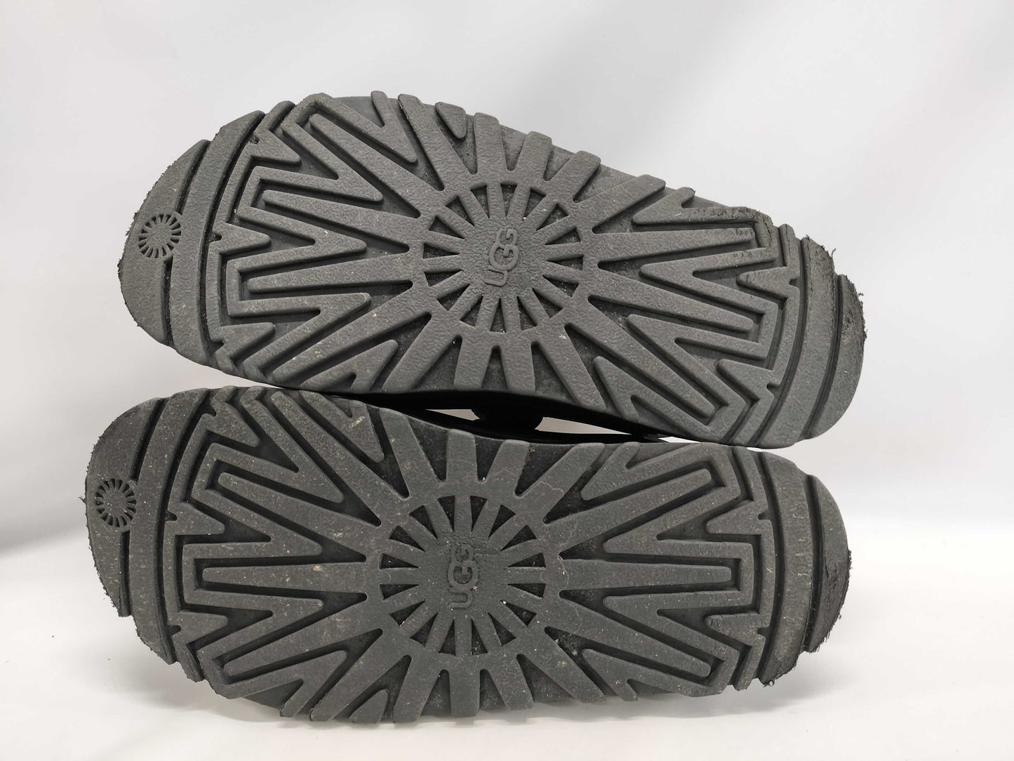UGG GOLDENGLOW 1152685 Black Sandals