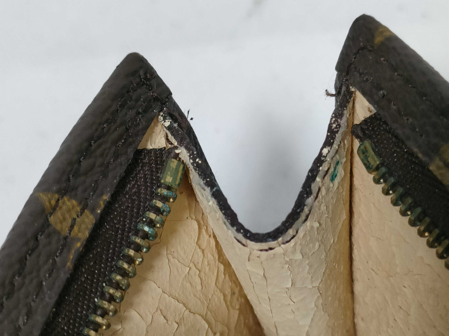 LOUIS VUITTON Monogram Bucket Pouch