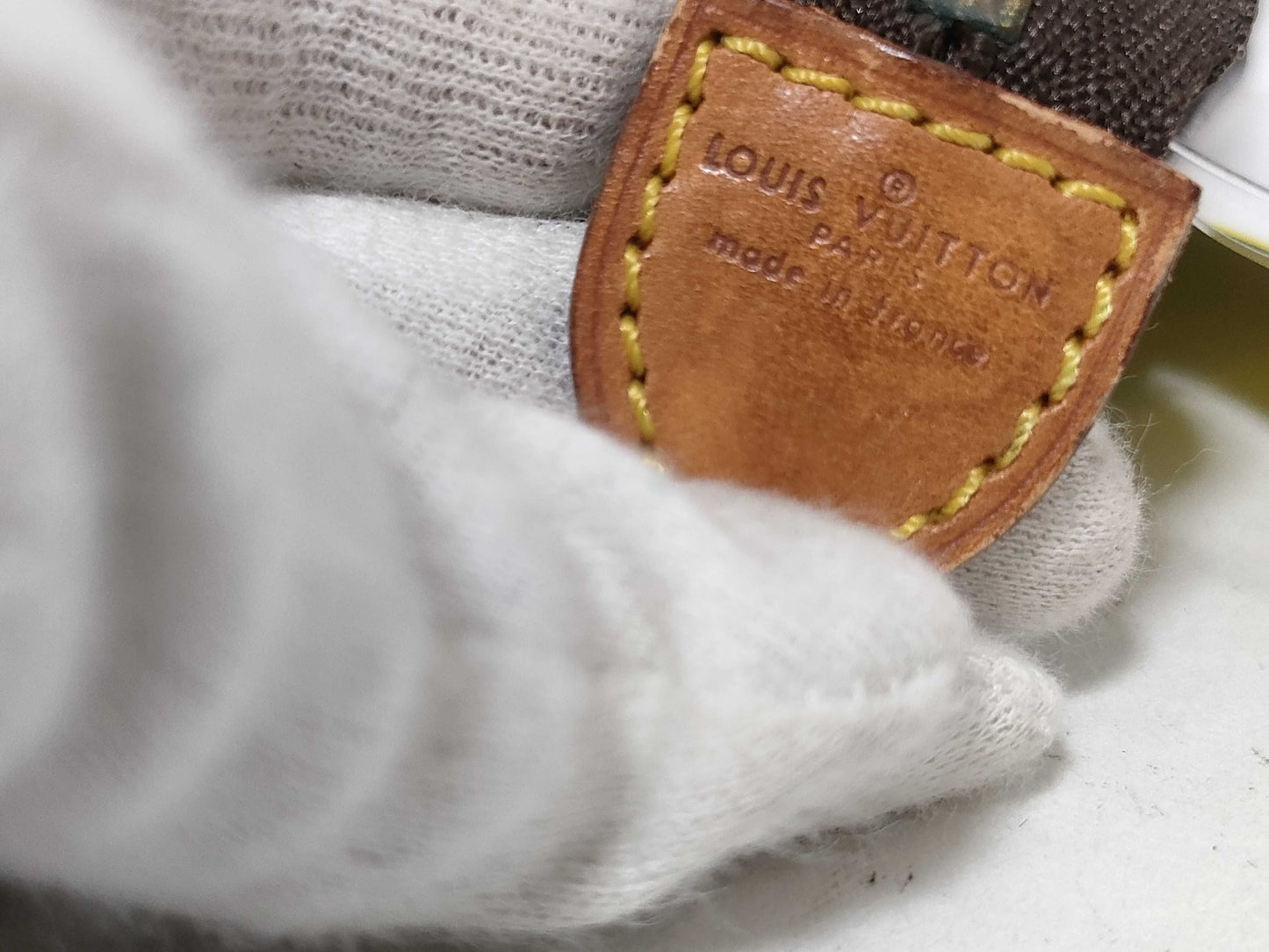 LOUIS VUITTON Monogram Bucket Pouch