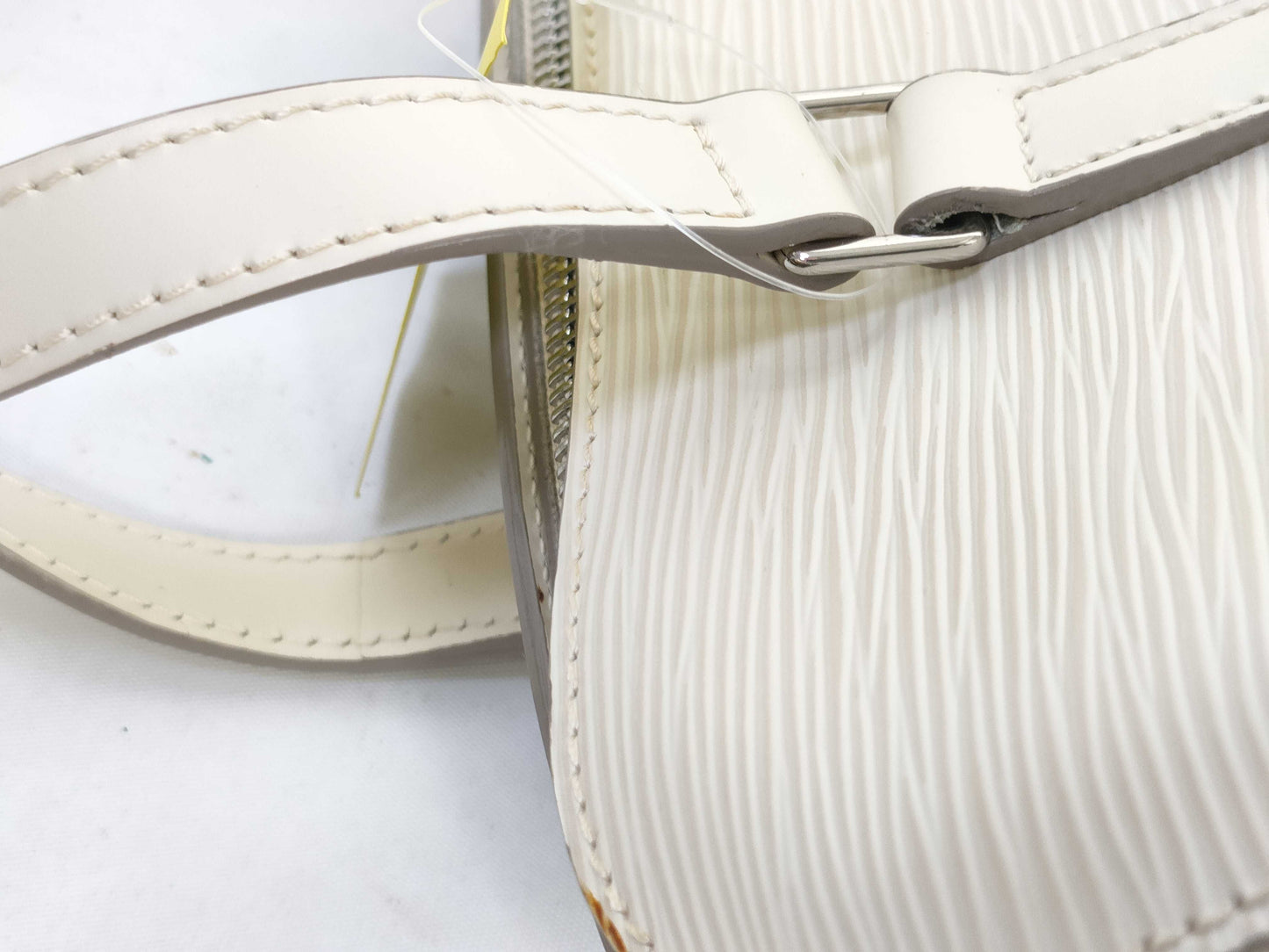 LOUIS VUITTON M5286J Epi Soufflot White Handbag with Pouch