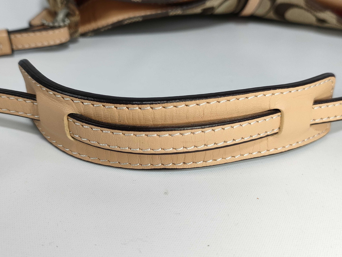 COACH Signature F17919 Signature One-Hand Shoulder Bag