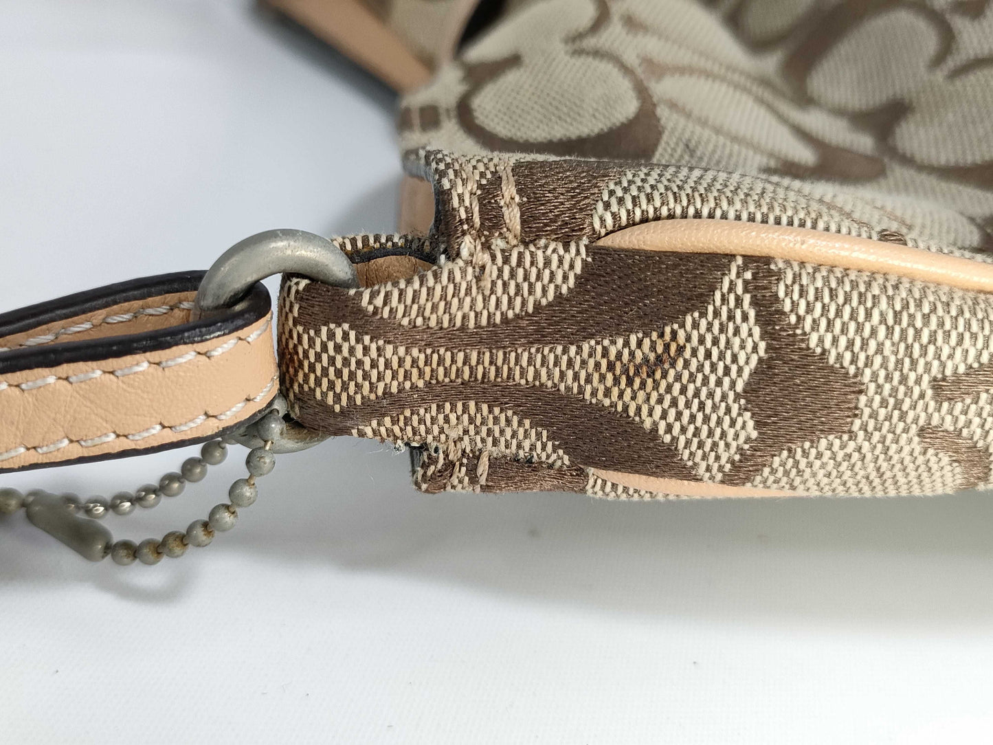 COACH Signature F17919 Signature One-Hand Shoulder Bag
