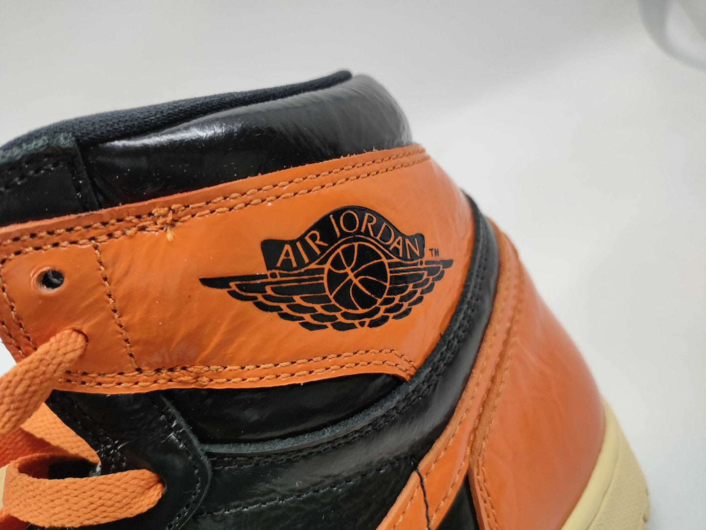 NIKE AIR JORDAN 1 RETRO HIGH 555088-028 Sneakers