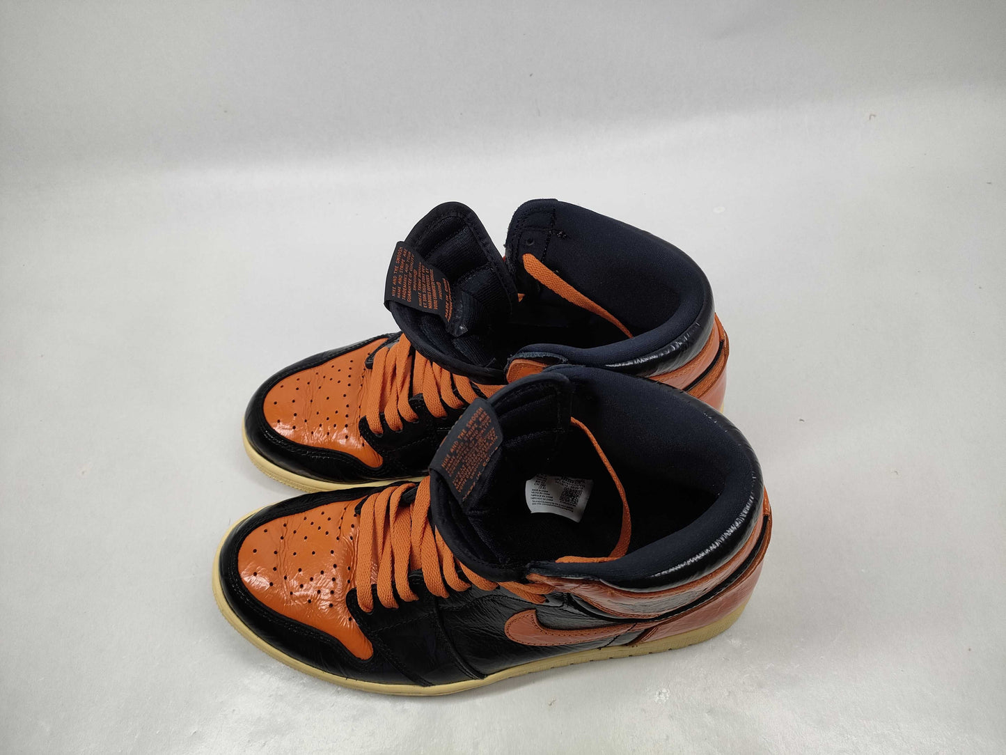 NIKE AIR JORDAN 1 RETRO HIGH 555088-028 Sneakers