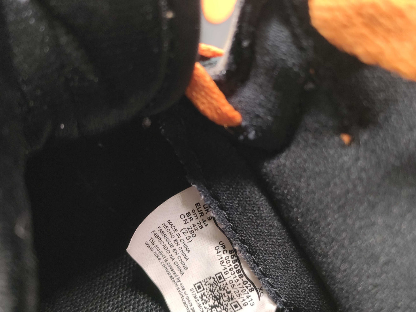NIKE AIR JORDAN 1 RETRO HIGH 555088-028 Sneakers