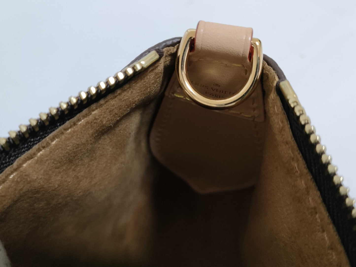 LOUIS VUITTON RFID serial number cannot be verified. Monogram M12859 Pochette Tillet RFID shoulder bag.