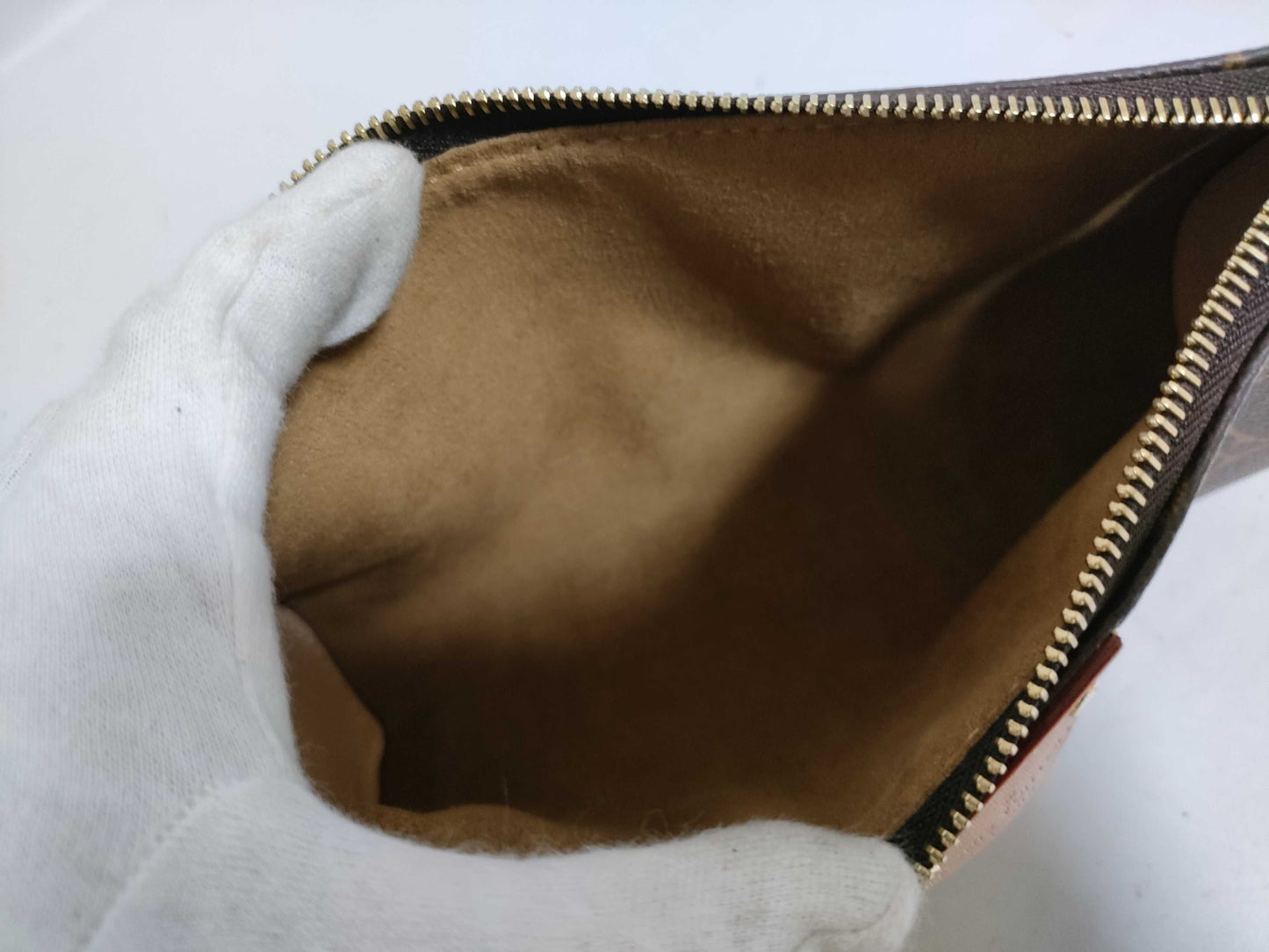 LOUIS VUITTON RFID serial number cannot be verified. Monogram M12859 Pochette Tillet RFID shoulder bag.