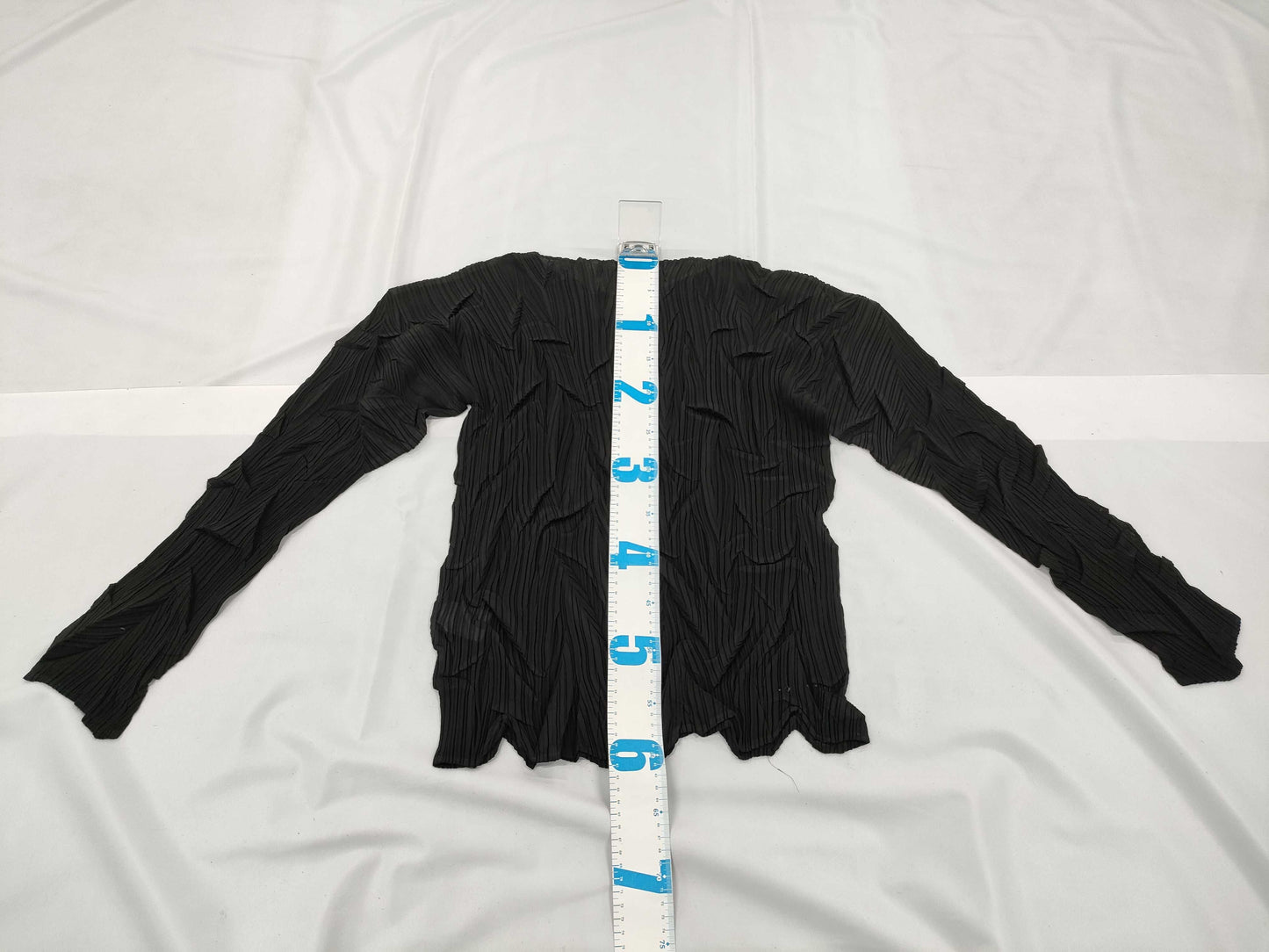 ISSEY MIYAKE Pleated Tops Tops