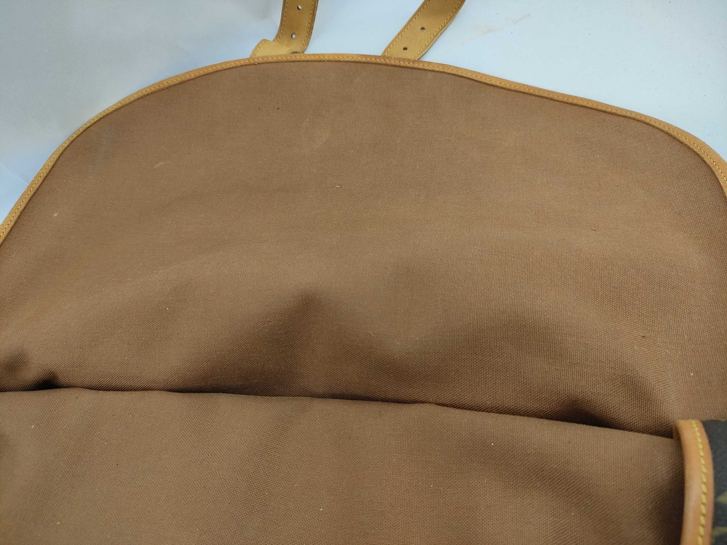 LOUIS VUITTON M42252 Monogram Saumur 43 Shoulder Bag