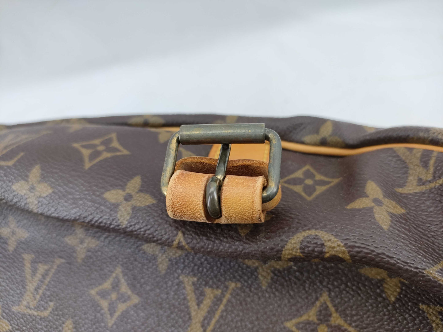 LOUIS VUITTON M42252 Monogram Saumur 43 Shoulder Bag
