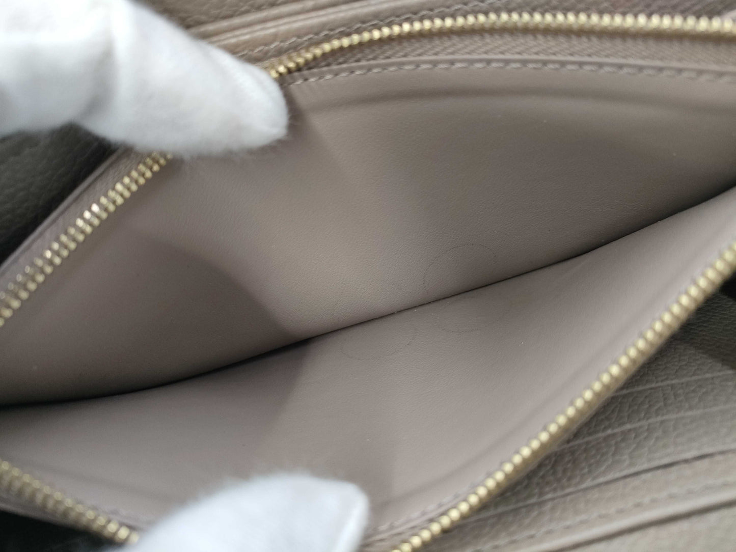 LOUIS VUITTON Monogram Empreinte/Tourterelle Creme Wallet